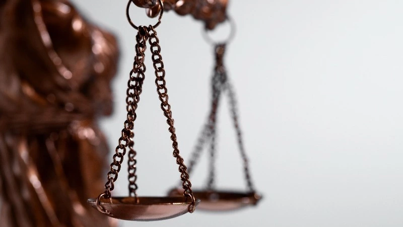 Трое сахалинцев ответят в суде за организацию сбыта наркотиков в регионе