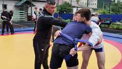 Сахалинские спортсмены показали жителям Холмского района приемы корейской борьбы ссирым