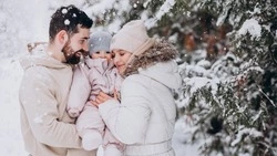 Сахалинцам выплатят детские пособия досрочно — перед новогодними праздниками