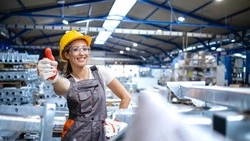 Путин поручил переименовать среднее профессиональное образование