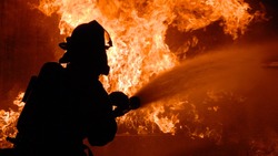 Один человек пострадал в ходе пожара в Шахтерске
