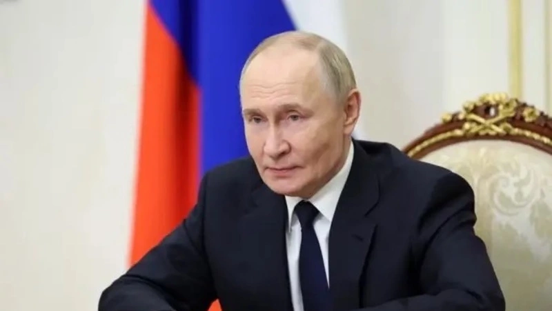 ФОМ: 77% опрошенных россиян доверяют Владимиру Путину