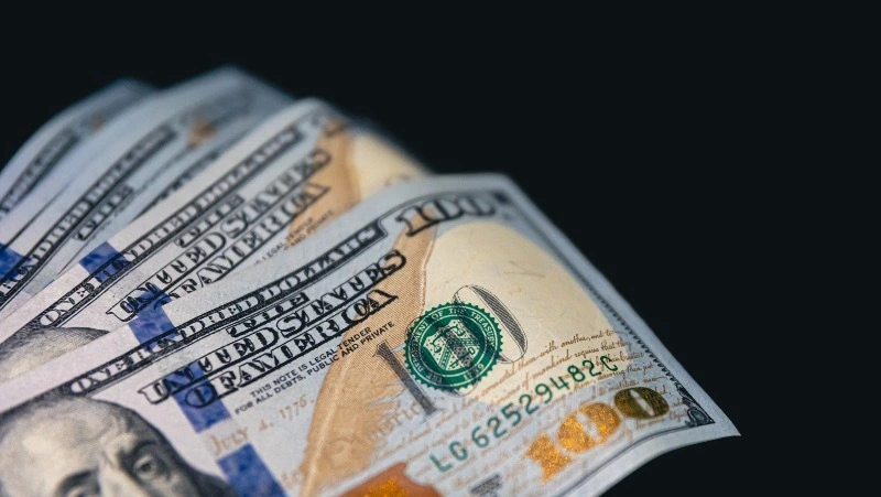 ЦБ снизил курс доллара до 78 рублей впервые с июля