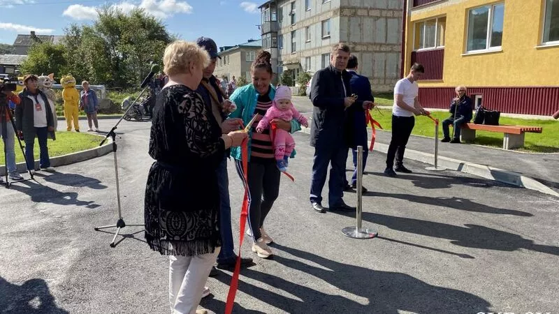 В Холмском районе жителям вручили ключи от 87 квартир в новостройке