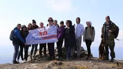 На Сахалине сотрудники МЧС совершили восхождение на пик Чехова