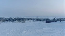 Рыбаки Сахалина снова вышли на лед, несмотря на запрет МЧС 