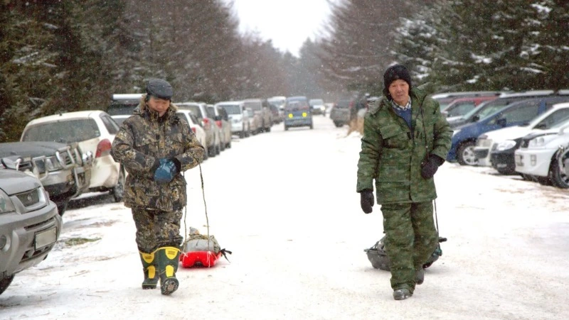 Рыбаки Сахалина жалуются на штрафы за парковку у популярных мест лова