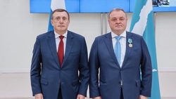 Первого заместителя губернатора Сахалинской области Сергея Байдакова наградили Орденом Дружбы