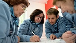 Слет «серебряных» волонтеров провели в Молодежном центре Корсакова