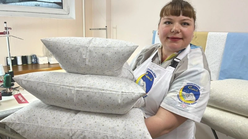 Соцконтракт помог сахалинке открыть мастерскую по ремонту подушек и швейное ателье