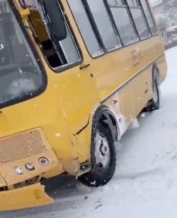 ДТП со школьным автобусом произошло в Южно-Курильске 10 января