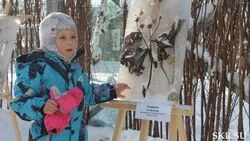 Застывшие во льду цветы стали достопримечательностью Южно-Сахалинска