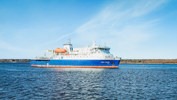 На месяц придется задержаться «Павлу Леонову» в Cеверной столице