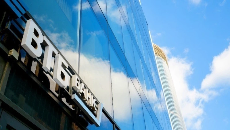 ВТБ начнет выдавать электронные удостоверения-карты «СВОи» ветеранам боевых действий