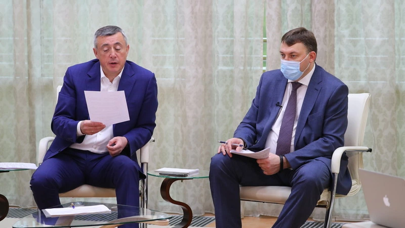 Сахалинский губернатор рассказал, почему ведет прямые эфиры без маски