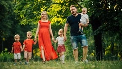 В Сахалинской области станет больше многодетных семей, получающих социальную поддержку