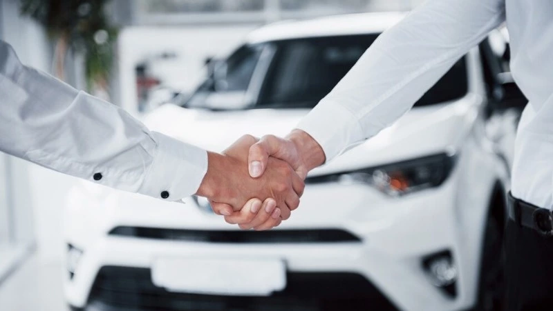 Таможенники, отследив перепродажу иномарок по реальным ценам, начислили сахалинке 2,5 млн рублей  