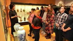 Художественный музей Сахалина открыл Корею школьникам с «Пушкинской картой»