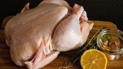 Партию мяса цыплят с антибиотиками привезли на Сахалин из Ставрополья