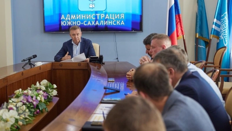 Надсадин поручил провести расследование по факту нарушения сроков выполнения капремонта дворов