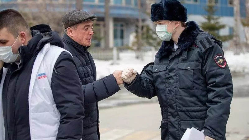 Губернатор Сахалина вышел на улицы ловить нарушителей карантина