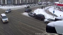ДТП произошло в Южно-Сахалинске из-за несоблюдения дистанции 