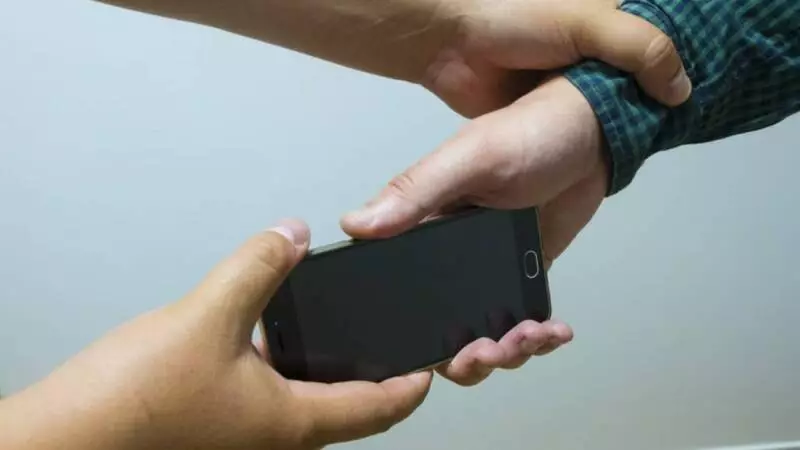 Семилетнего ребенка цинично ограбили на Сахалине