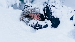 Метровые сугробы, холод и страх за свою жизнь: самые сильные и разрушительные метели в истории