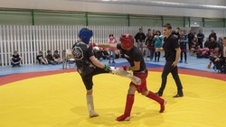 Участники сахалинского турнира единоборств не по-детски боролись за призы «Юнармии»
