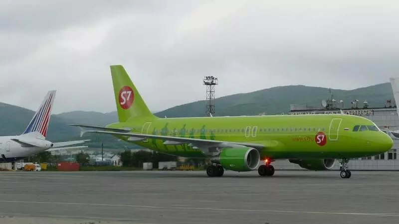 Из-за сильного тумана в Южно-Сахалинске не смогли приземлиться самолеты