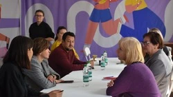 «Мудрость в обмен на технологии»: в Углегорске ветераны и молодежь договорились о сотрудничестве