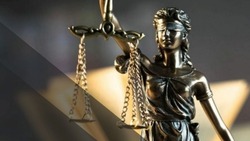 На Сахалине участник банды, обворовавший склад с икрой, отправится в колонию строгого режима
