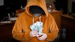 Больше двух миллионов рублей отдали мошенникам жители Сахалина за выходные