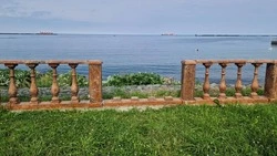 Вандалы осквернили памятник погибшим рыбакам и морякам в Невельске