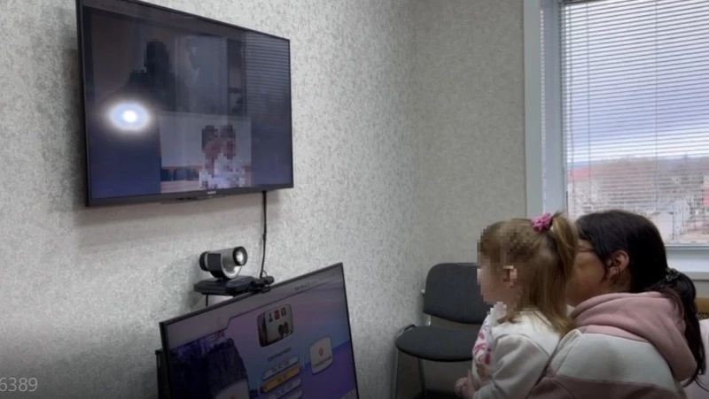 Благодаря телемосту бойцы на Донбассе пообщались со своими семьями на Сахалине   