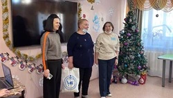 Депутат «Единой России» Захарчук посетила дом-интернат для престарелых в Макарове