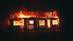 Большая семья из Анивского района потеряла все имущество в пожаре