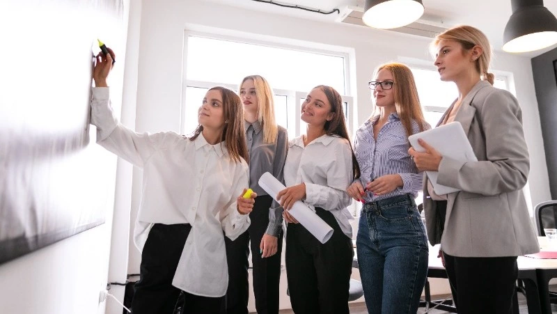 Программу профминимума запустили в школах Сахалинской области 7 сентября