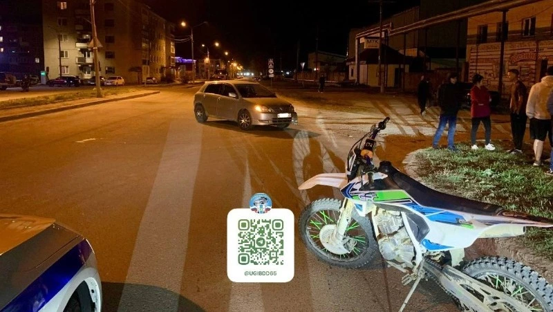 Пьяный мотоциклист врезался в иномарку в Южно-Сахалинске