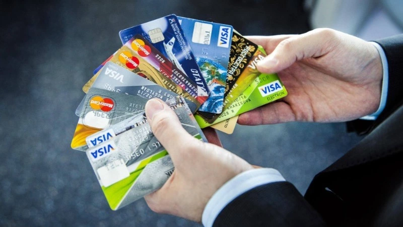 Жители России в 2022 году заказали больше кредитных карт