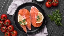 Свежую кету по 105 рублей за килограмм привезут жителям Корсакова утром 19 сентября