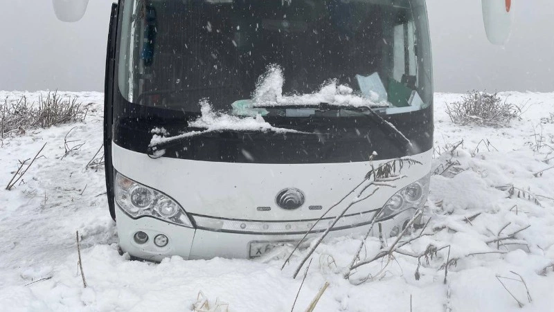 Причину опрокидывания автобуса в Долинске назвали в ГАИ Сахалина