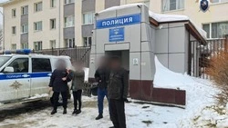 Неудавшиеся убийства: жительница Смирных порезала двоих своих знакомых во время попойки