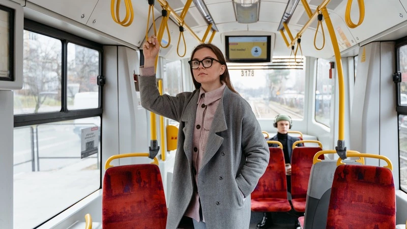 Автобусы на Сахалине игнорируют выделенные полосы