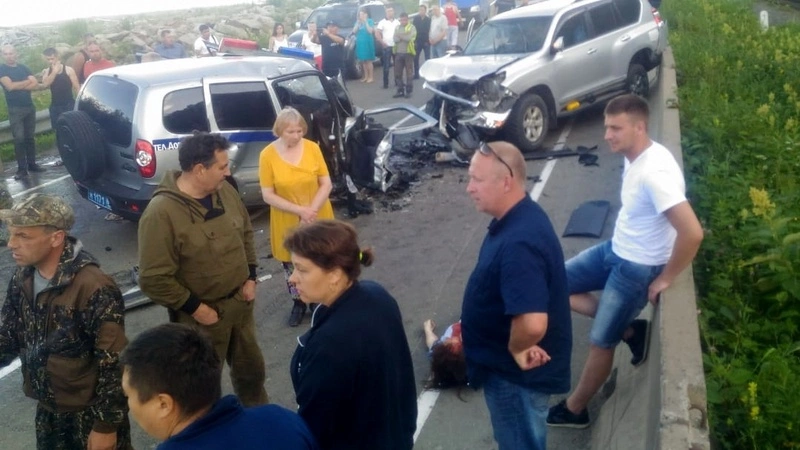 На Сахалине в ДТП погибли двое полицейских (ФОТО, ВИДЕО)