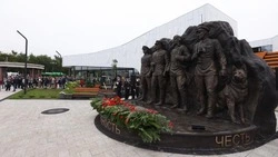 В ознаменование 80-й годовщины Победы над Японией в Южно-Сахалинске открыли сквер «Щит и меч»