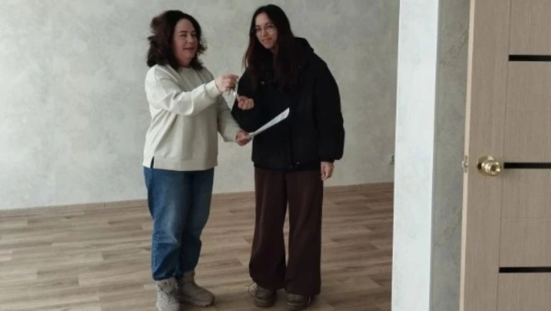 Сирота получила просторную квартиру в Анивском районе 