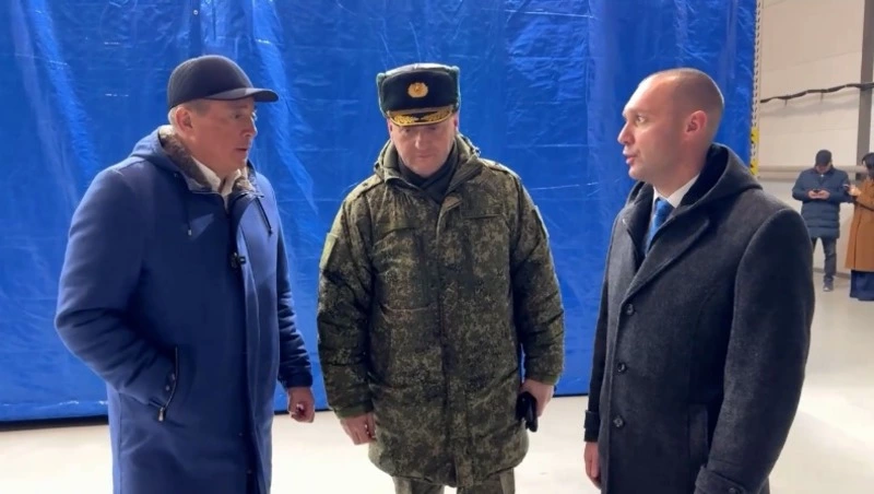 Губернатор Сахалинской области направил очередную партию спецтехники военнослужащим в зону СВО