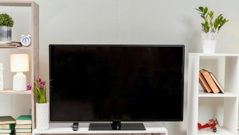 На Сахалине осудили 22-летнего парня за обман при покупке телевизора