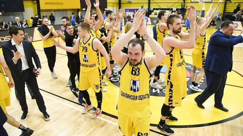 «Бизнес не бежит поддерживать спорт». Сахалинским баскетболистам не хватает денег на новый сезон